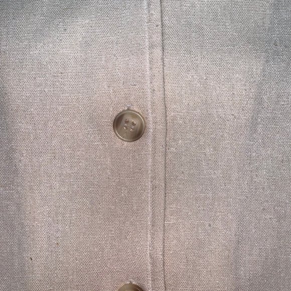 90's Anna and Frank Women's 100% Silk crème button up - Picture 4 of 5